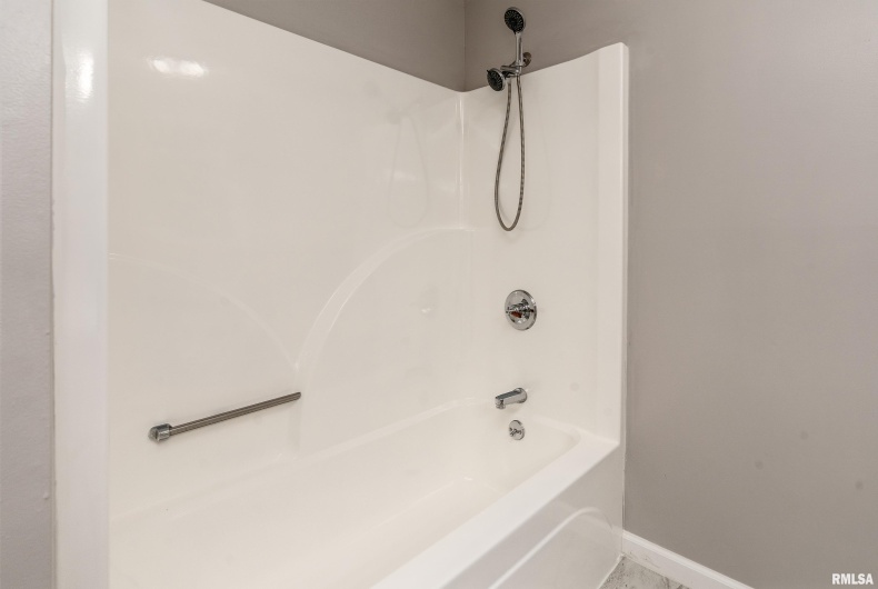 17937 Caplinger Pond Road, Marion, Illinois 62959, 4 Bedrooms Bedrooms, 0 ,3 BathroomsBathrooms,Residential,For Sale,Caplinger Pond,0,RMAEB459114