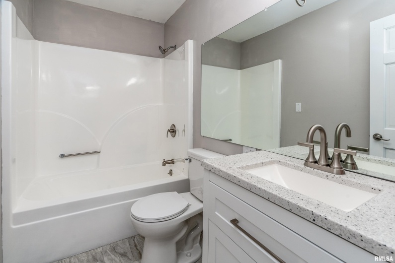 17937 Caplinger Pond Road, Marion, Illinois 62959, 4 Bedrooms Bedrooms, 0 ,3 BathroomsBathrooms,Residential,For Sale,Caplinger Pond,0,RMAEB459114