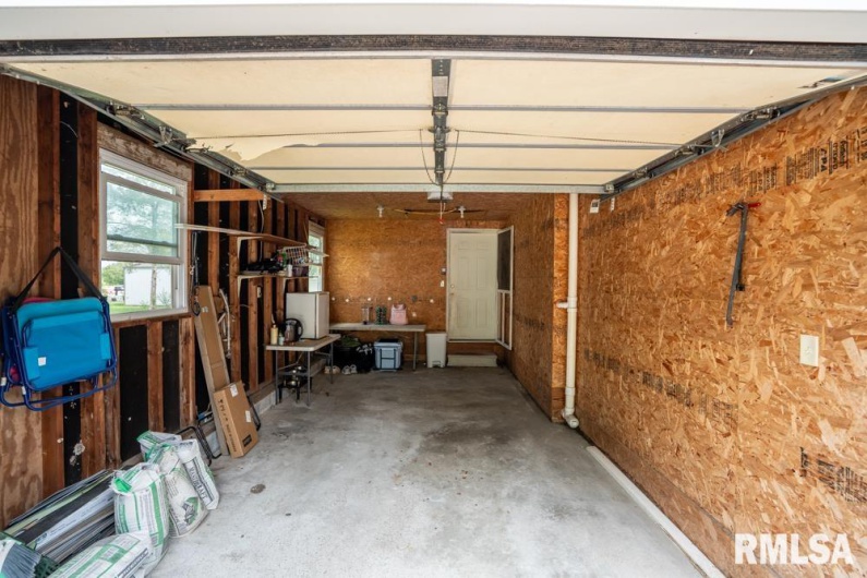 212 BROADWAY, Goreville, Illinois 62939, 3 Bedrooms Bedrooms, 0 ,2 BathroomsBathrooms,Residential,For Sale,BROADWAY,0,RMAQC4266036