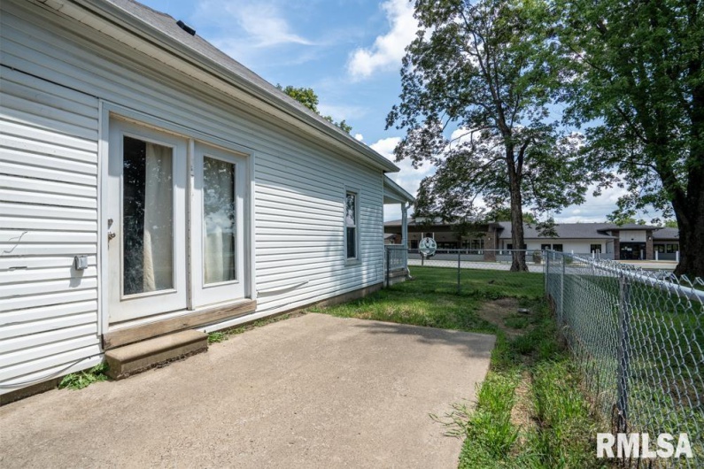 212 BROADWAY, Goreville, Illinois 62939, 3 Bedrooms Bedrooms, 0 ,2 BathroomsBathrooms,Residential,For Sale,BROADWAY,0,RMAQC4266036