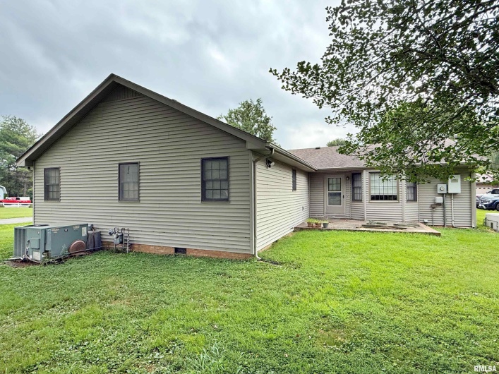 53 JAMES Drive, Metropolis, Illinois 62960, 3 Bedrooms Bedrooms, 0 ,2 BathroomsBathrooms,Residential,For Sale,JAMES,0,RMAEB459118
