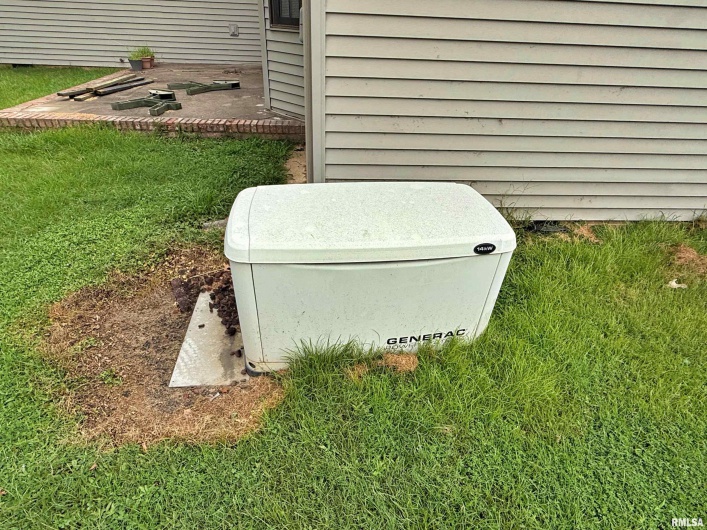 53 JAMES Drive, Metropolis, Illinois 62960, 3 Bedrooms Bedrooms, 0 ,2 BathroomsBathrooms,Residential,For Sale,JAMES,0,RMAEB459118