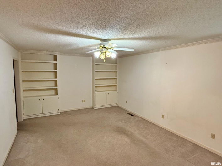 53 JAMES Drive, Metropolis, Illinois 62960, 3 Bedrooms Bedrooms, 0 ,2 BathroomsBathrooms,Residential,For Sale,JAMES,0,RMAEB459118
