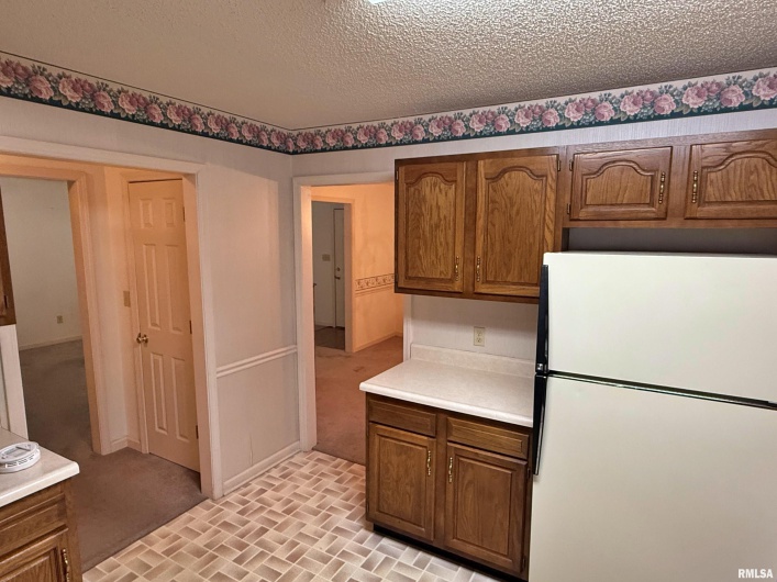 53 JAMES Drive, Metropolis, Illinois 62960, 3 Bedrooms Bedrooms, 0 ,2 BathroomsBathrooms,Residential,For Sale,JAMES,0,RMAEB459118