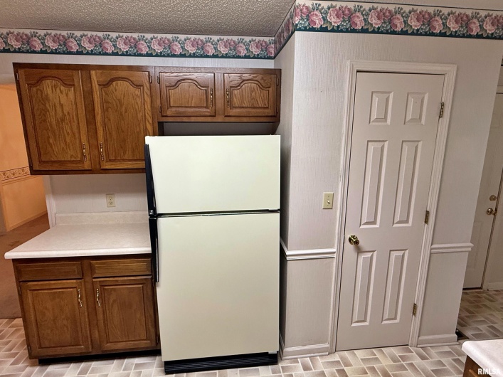 53 JAMES Drive, Metropolis, Illinois 62960, 3 Bedrooms Bedrooms, 0 ,2 BathroomsBathrooms,Residential,For Sale,JAMES,0,RMAEB459118