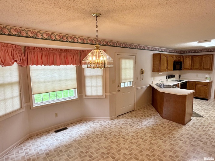 53 JAMES Drive, Metropolis, Illinois 62960, 3 Bedrooms Bedrooms, 0 ,2 BathroomsBathrooms,Residential,For Sale,JAMES,0,RMAEB459118