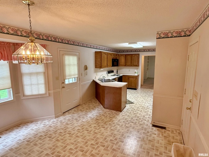 53 JAMES Drive, Metropolis, Illinois 62960, 3 Bedrooms Bedrooms, 0 ,2 BathroomsBathrooms,Residential,For Sale,JAMES,0,RMAEB459118