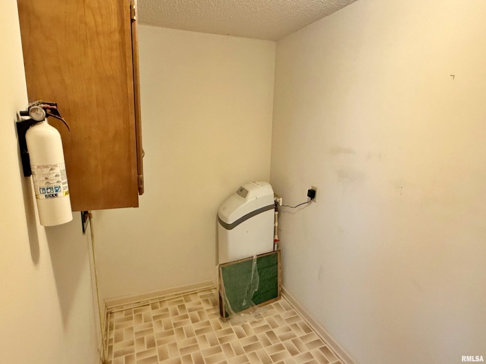 53 JAMES Drive, Metropolis, Illinois 62960, 3 Bedrooms Bedrooms, 0 ,2 BathroomsBathrooms,Residential,For Sale,JAMES,0,RMAEB459118