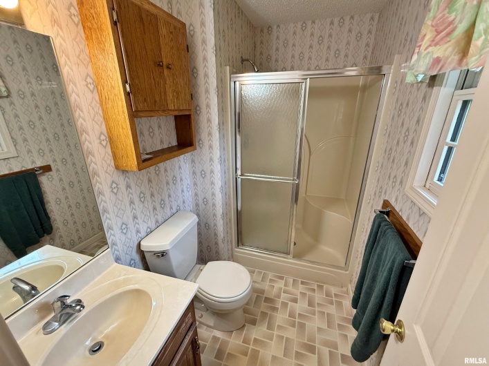 53 JAMES Drive, Metropolis, Illinois 62960, 3 Bedrooms Bedrooms, 0 ,2 BathroomsBathrooms,Residential,For Sale,JAMES,0,RMAEB459118