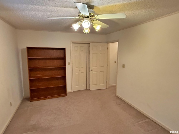 53 JAMES Drive, Metropolis, Illinois 62960, 3 Bedrooms Bedrooms, 0 ,2 BathroomsBathrooms,Residential,For Sale,JAMES,0,RMAEB459118