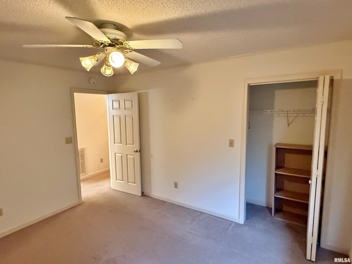 53 JAMES Drive, Metropolis, Illinois 62960, 3 Bedrooms Bedrooms, 0 ,2 BathroomsBathrooms,Residential,For Sale,JAMES,0,RMAEB459118