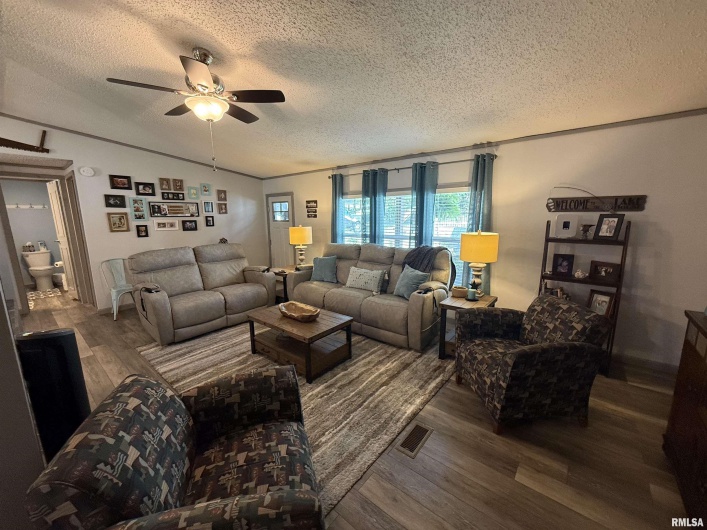 1920 Egyptian Hills Drive, Creal Springs, Illinois 62922, 3 Bedrooms Bedrooms, 0 ,2 BathroomsBathrooms,Residential,For Sale,Egyptian Hills,0,RMAEB459125
