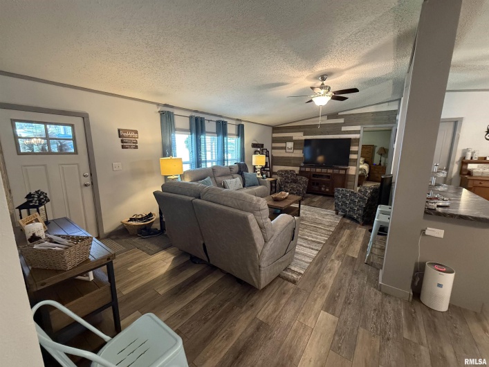 1920 Egyptian Hills Drive, Creal Springs, Illinois 62922, 3 Bedrooms Bedrooms, 0 ,2 BathroomsBathrooms,Residential,For Sale,Egyptian Hills,0,RMAEB459125