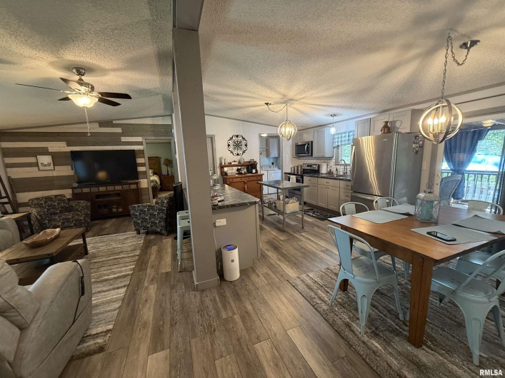 1920 Egyptian Hills Drive, Creal Springs, Illinois 62922, 3 Bedrooms Bedrooms, 0 ,2 BathroomsBathrooms,Residential,For Sale,Egyptian Hills,0,RMAEB459125