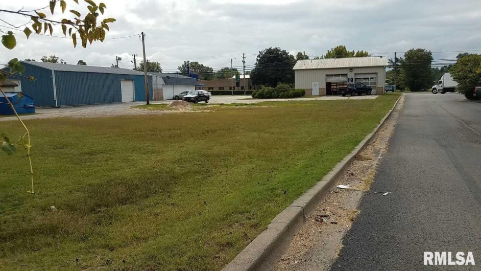 622 MAIN Street, Carbondale, Illinois 62901, 0 , 0 ,0,Commercial Sale,For Sale,MAIN,0,RMAEB459127