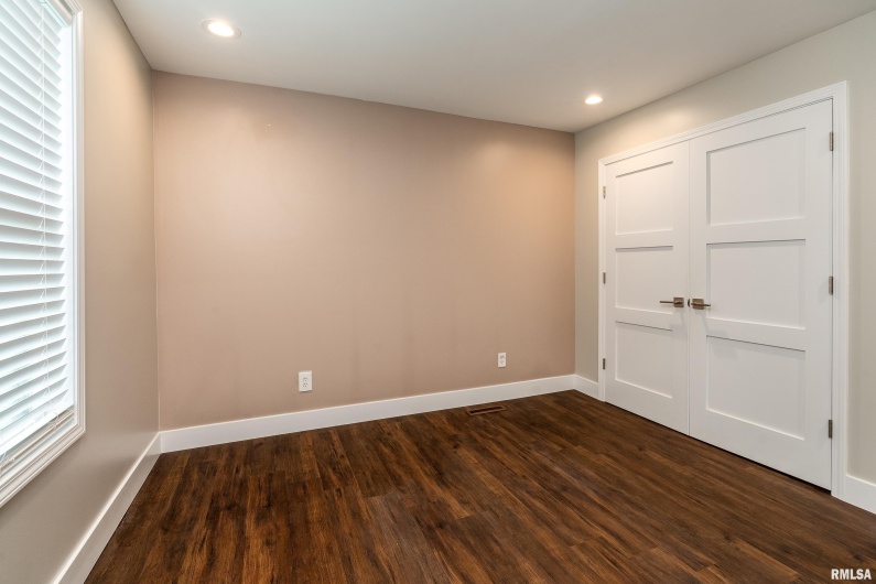 1301 HOLLAND Street, Marion, Illinois 62959, 3 Bedrooms Bedrooms, 0 ,2 BathroomsBathrooms,Residential,For Sale,HOLLAND,0,RMAQC4266048