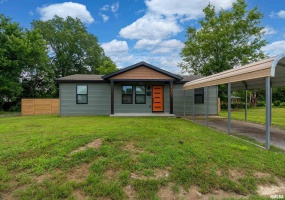 1301 HOLLAND Street, Marion, Illinois 62959, 3 Bedrooms Bedrooms, 0 ,2 BathroomsBathrooms,Residential,For Sale,HOLLAND,0,RMAQC4266048