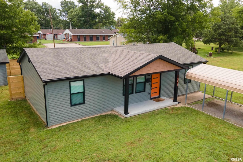 1301 HOLLAND Street, Marion, Illinois 62959, 3 Bedrooms Bedrooms, 0 ,2 BathroomsBathrooms,Residential,For Sale,HOLLAND,0,RMAQC4266048