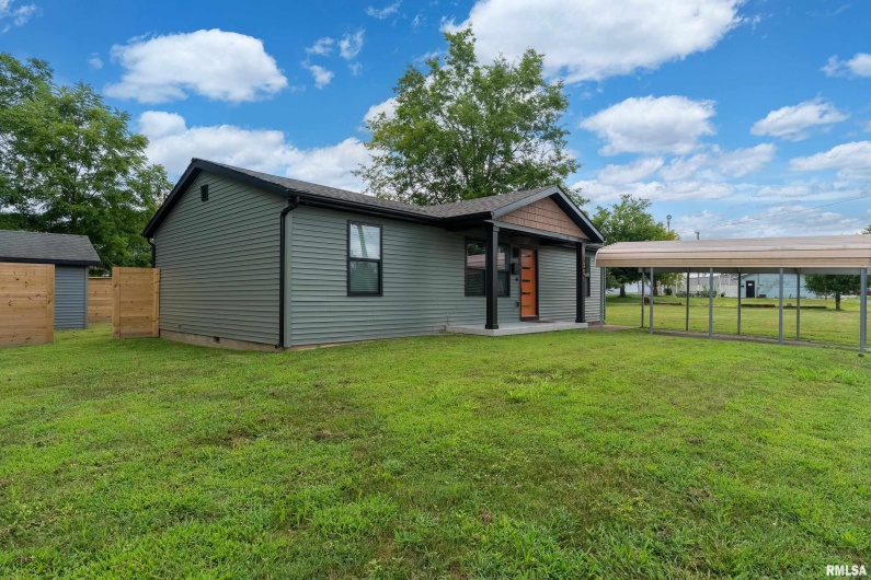 1301 HOLLAND Street, Marion, Illinois 62959, 3 Bedrooms Bedrooms, 0 ,2 BathroomsBathrooms,Residential,For Sale,HOLLAND,0,RMAQC4266048