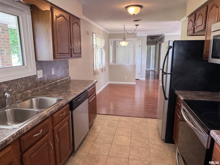 950 Old Route 146 Loop, Vienna, Illinois 62995, 2 Bedrooms Bedrooms, 0 ,2 BathroomsBathrooms,Residential,For Sale,Old Route 146,0,RMAEB458277