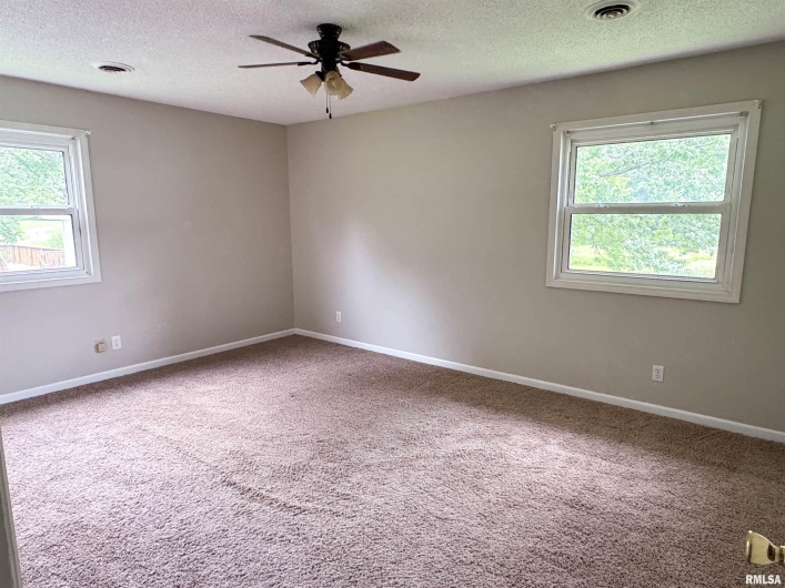 950 Old Route 146 Loop, Vienna, Illinois 62995, 2 Bedrooms Bedrooms, 0 ,2 BathroomsBathrooms,Residential,For Sale,Old Route 146,0,RMAEB458277
