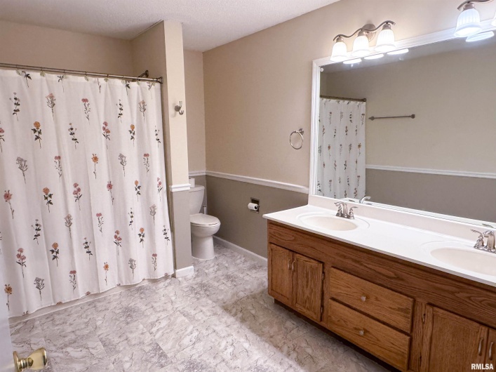 950 Old Route 146 Loop, Vienna, Illinois 62995, 2 Bedrooms Bedrooms, 0 ,2 BathroomsBathrooms,Residential,For Sale,Old Route 146,0,RMAEB458277