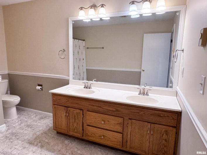 950 Old Route 146 Loop, Vienna, Illinois 62995, 2 Bedrooms Bedrooms, 0 ,2 BathroomsBathrooms,Residential,For Sale,Old Route 146,0,RMAEB458277