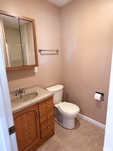 950 Old Route 146 Loop, Vienna, Illinois 62995, 2 Bedrooms Bedrooms, 0 ,2 BathroomsBathrooms,Residential,For Sale,Old Route 146,0,RMAEB458277