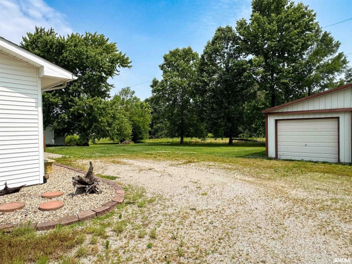 950 Old Route 146 Loop, Vienna, Illinois 62995, 2 Bedrooms Bedrooms, 0 ,2 BathroomsBathrooms,Residential,For Sale,Old Route 146,0,RMAEB458277