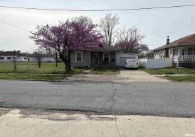 1308 GLENDALE Street, Marion, Illinois 62959, 2 Bedrooms Bedrooms, 0 ,1 BathroomBathrooms,Residential,For Sale,GLENDALE,0,RMAEB457713