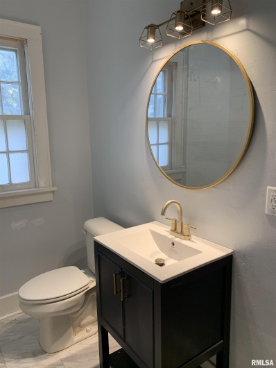 206 MAPLE Street, Carbondale, Illinois 62901, 3 Bedrooms Bedrooms, 0 ,1 BathroomBathrooms,Residential,For Sale,MAPLE,0,RMAEB459135