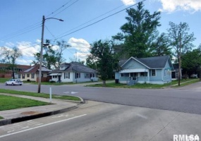 410 UNIVERSITY Street, Carbondale, Illinois 62901, 2 Bedrooms Bedrooms, 0 ,1 BathroomBathrooms,Residential,For Sale,UNIVERSITY,0,RMAEB459140