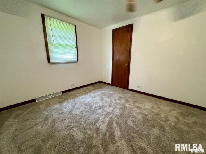 206 CHESTNUT, Cambria, Illinois 62915, 3 Bedrooms Bedrooms, 0 ,1 BathroomBathrooms,Residential,For Sale,CHESTNUT,0,RMAQC4262749