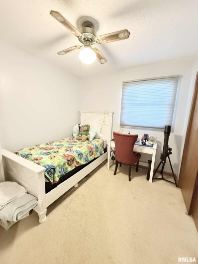 1105 OAKWOOD Lane, Marion, Illinois 62959, 3 Bedrooms Bedrooms, 0 ,2 BathroomsBathrooms,Residential,For Sale,OAKWOOD,0,RMAQC4266070