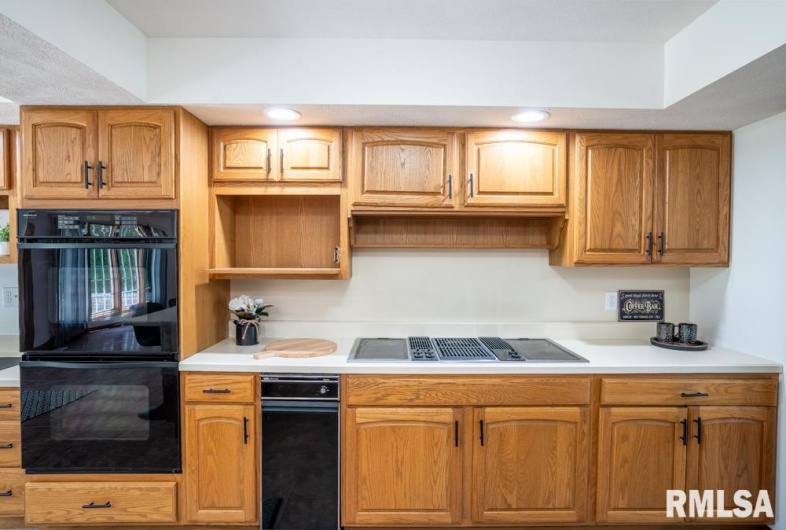 15 TIMBER CREEK Drive, Herrin, Illinois 62948, 3 Bedrooms Bedrooms, 0 ,2 BathroomsBathrooms,Residential,For Sale,TIMBER CREEK,0,RMAQC4266075