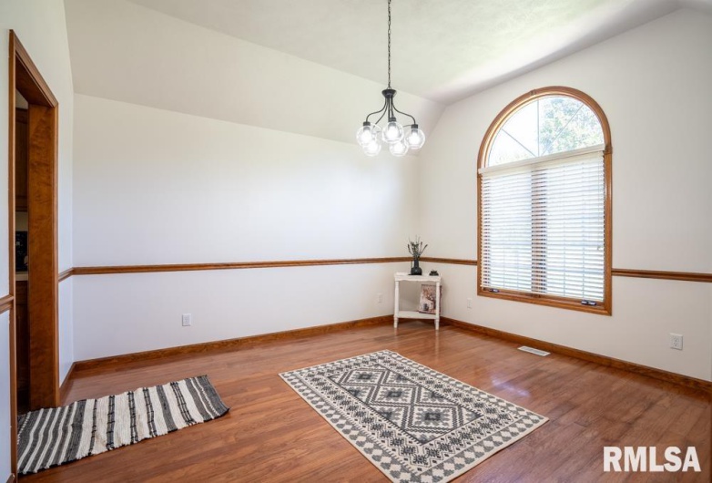 15 TIMBER CREEK Drive, Herrin, Illinois 62948, 3 Bedrooms Bedrooms, 0 ,2 BathroomsBathrooms,Residential,For Sale,TIMBER CREEK,0,RMAQC4266075