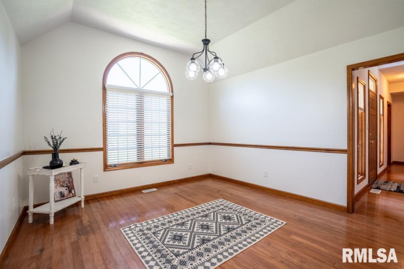 15 TIMBER CREEK Drive, Herrin, Illinois 62948, 3 Bedrooms Bedrooms, 0 ,2 BathroomsBathrooms,Residential,For Sale,TIMBER CREEK,0,RMAQC4266075