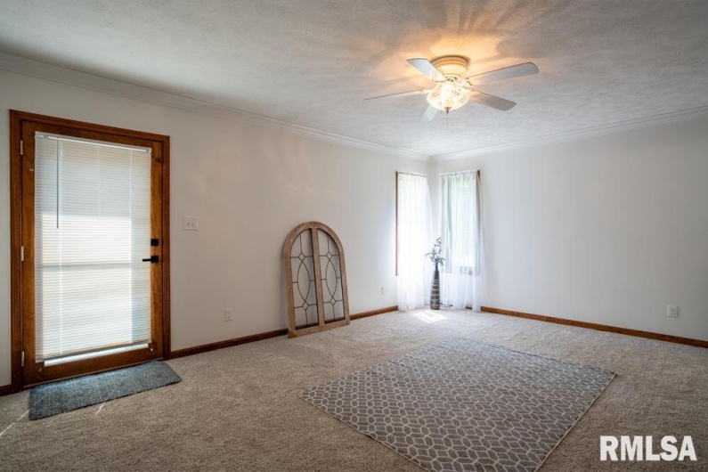15 TIMBER CREEK Drive, Herrin, Illinois 62948, 3 Bedrooms Bedrooms, 0 ,2 BathroomsBathrooms,Residential,For Sale,TIMBER CREEK,0,RMAQC4266075