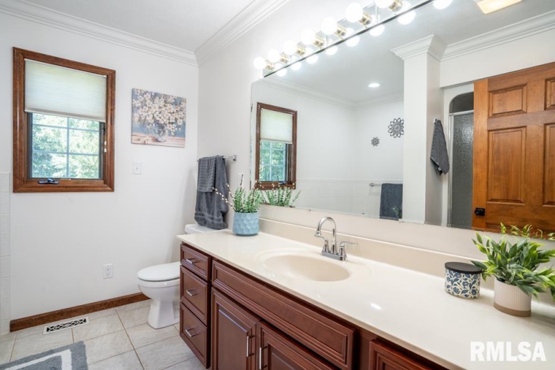 15 TIMBER CREEK Drive, Herrin, Illinois 62948, 3 Bedrooms Bedrooms, 0 ,2 BathroomsBathrooms,Residential,For Sale,TIMBER CREEK,0,RMAQC4266075