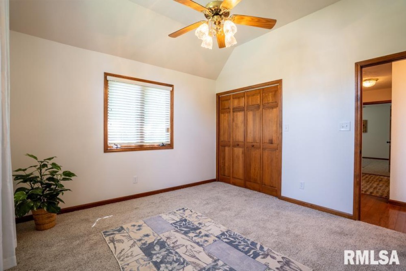 15 TIMBER CREEK Drive, Herrin, Illinois 62948, 3 Bedrooms Bedrooms, 0 ,2 BathroomsBathrooms,Residential,For Sale,TIMBER CREEK,0,RMAQC4266075