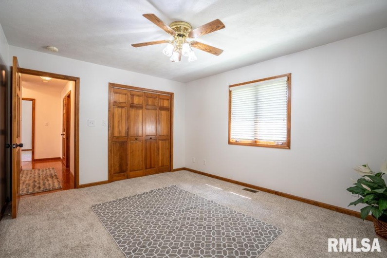 15 TIMBER CREEK Drive, Herrin, Illinois 62948, 3 Bedrooms Bedrooms, 0 ,2 BathroomsBathrooms,Residential,For Sale,TIMBER CREEK,0,RMAQC4266075