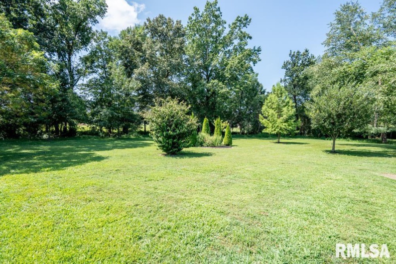 15 TIMBER CREEK Drive, Herrin, Illinois 62948, 3 Bedrooms Bedrooms, 0 ,2 BathroomsBathrooms,Residential,For Sale,TIMBER CREEK,0,RMAQC4266075