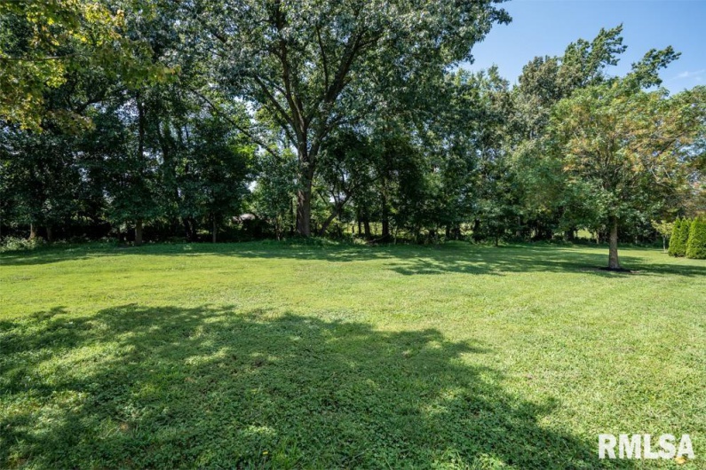15 TIMBER CREEK Drive, Herrin, Illinois 62948, 3 Bedrooms Bedrooms, 0 ,2 BathroomsBathrooms,Residential,For Sale,TIMBER CREEK,0,RMAQC4266075