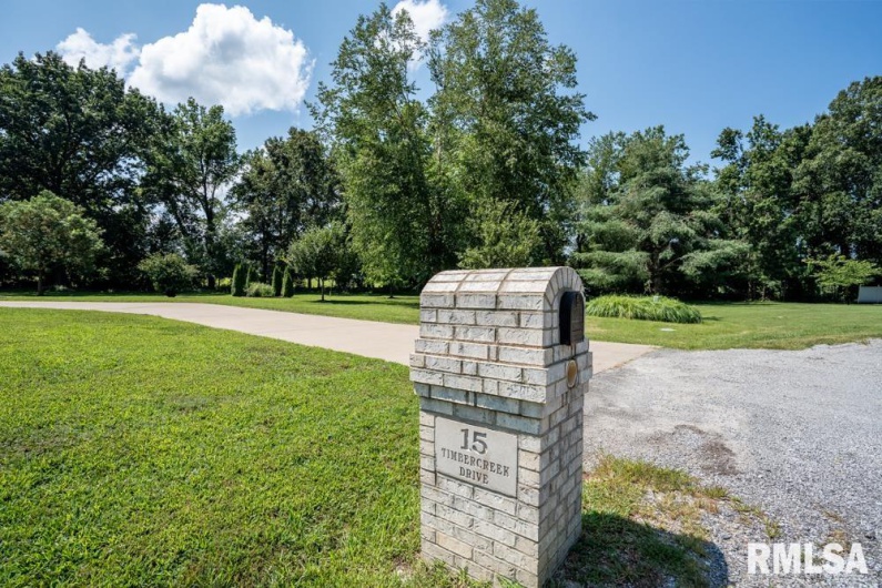 15 TIMBER CREEK Drive, Herrin, Illinois 62948, 3 Bedrooms Bedrooms, 0 ,2 BathroomsBathrooms,Residential,For Sale,TIMBER CREEK,0,RMAQC4266075