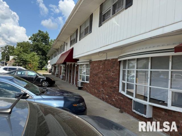505 POPLAR Street, Carbondale, Illinois 62901, 0 , 0 ,0,Residential Income,For Sale,POPLAR,0,RMAEB459149
