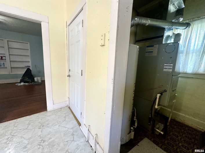 2213 LOCUST Street, Eldorado, Illinois 62930, 1 Bedroom Bedrooms, 0 ,1 BathroomBathrooms,Residential,For Sale,LOCUST,0,RMAQC4263403