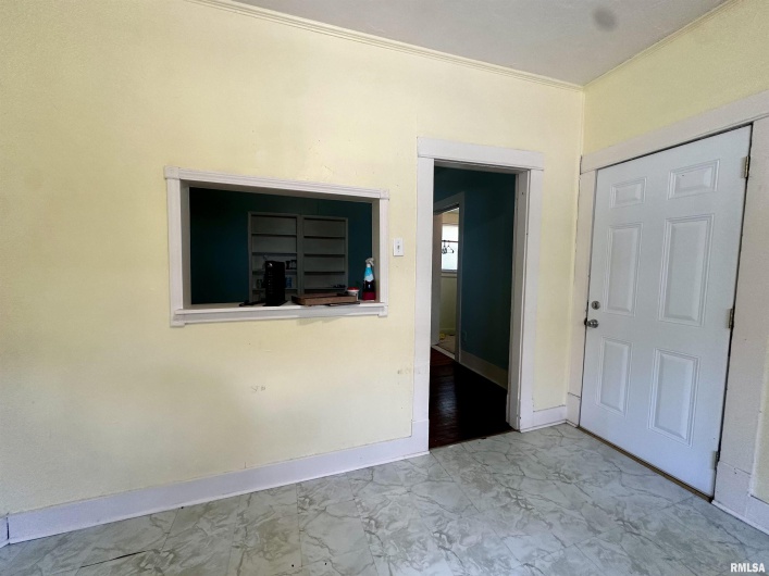 2213 LOCUST Street, Eldorado, Illinois 62930, 1 Bedroom Bedrooms, 0 ,1 BathroomBathrooms,Residential,For Sale,LOCUST,0,RMAQC4263403