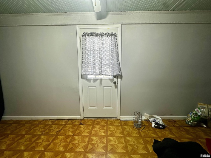 2213 LOCUST Street, Eldorado, Illinois 62930, 1 Bedroom Bedrooms, 0 ,1 BathroomBathrooms,Residential,For Sale,LOCUST,0,RMAQC4263403