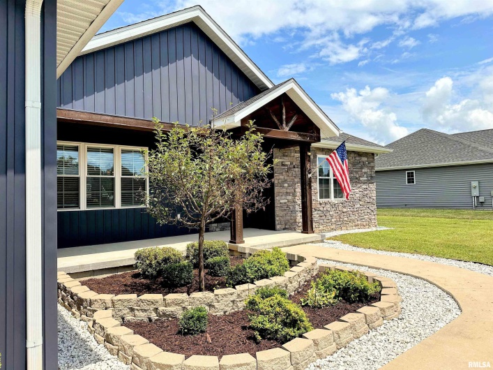 1106 FALCON Court, Carterville, Illinois 62918, 3 Bedrooms Bedrooms, 0 ,2 BathroomsBathrooms,Residential,For Sale,FALCON,0,RMAEB459154