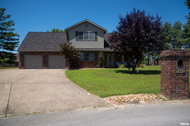 1602 Carmie Lane, Marion, Illinois 62959, 4 Bedrooms Bedrooms, 0 ,2 BathroomsBathrooms,Residential,For Sale,Carmie,0,RMAEB459155